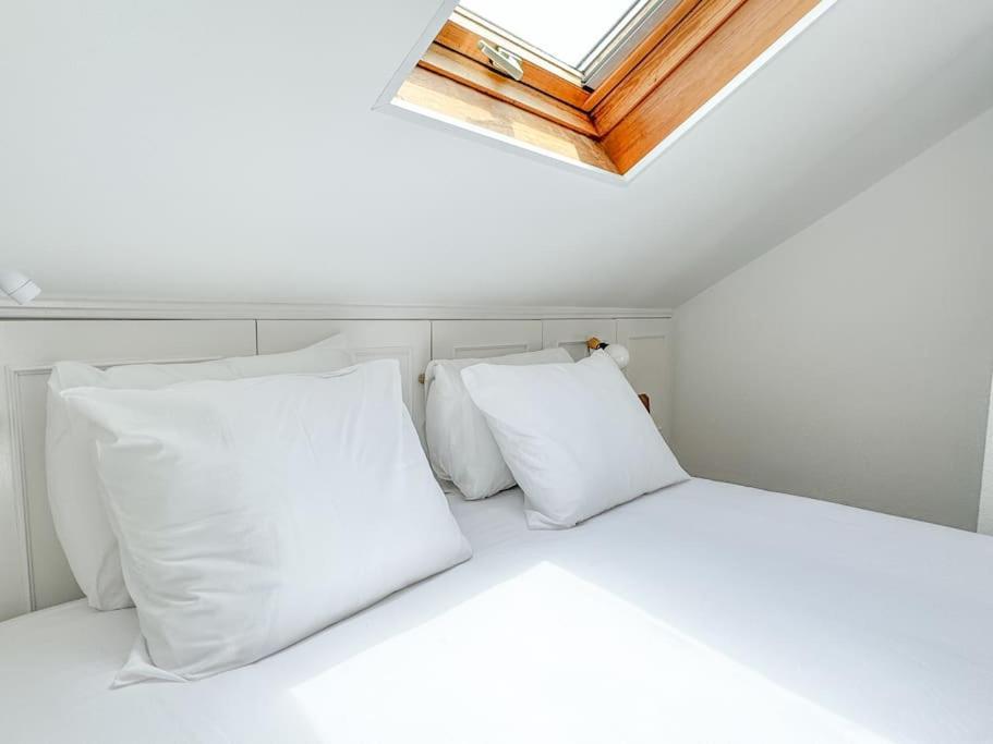 Villa Costa House With Pool By Homeful Homes Costa da Caparica