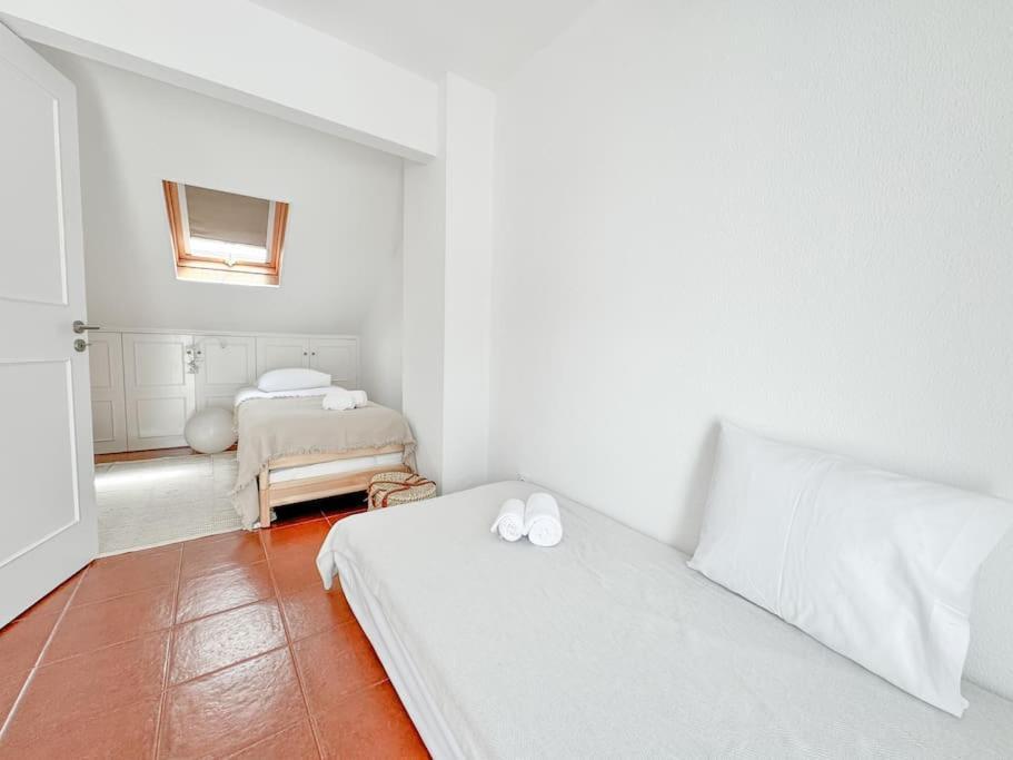 Costa House With Pool By Homeful Homes Costa da Caparica