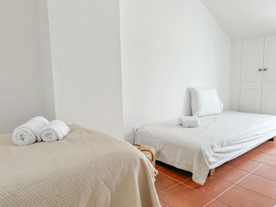 Costa House With Pool By Homeful Homes Villa Costa da Caparica