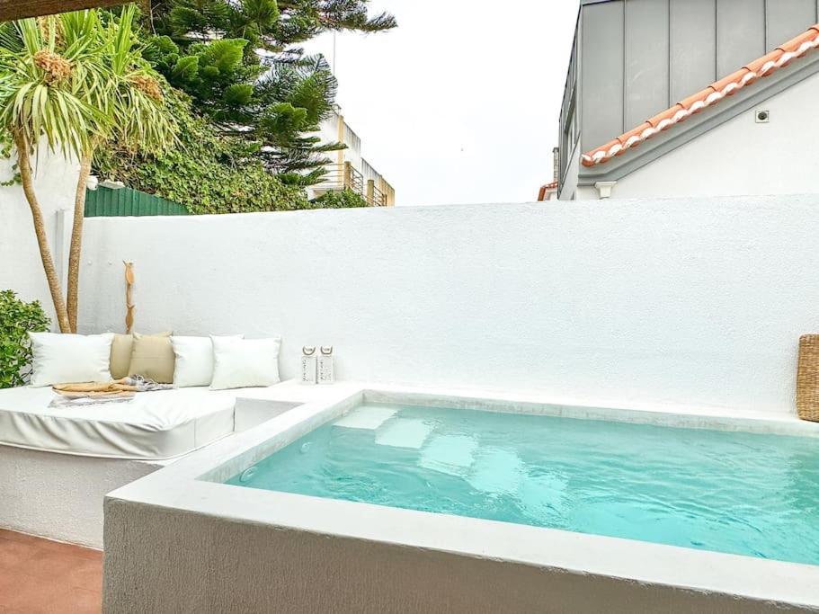 Costa House With Pool By Homeful Homes