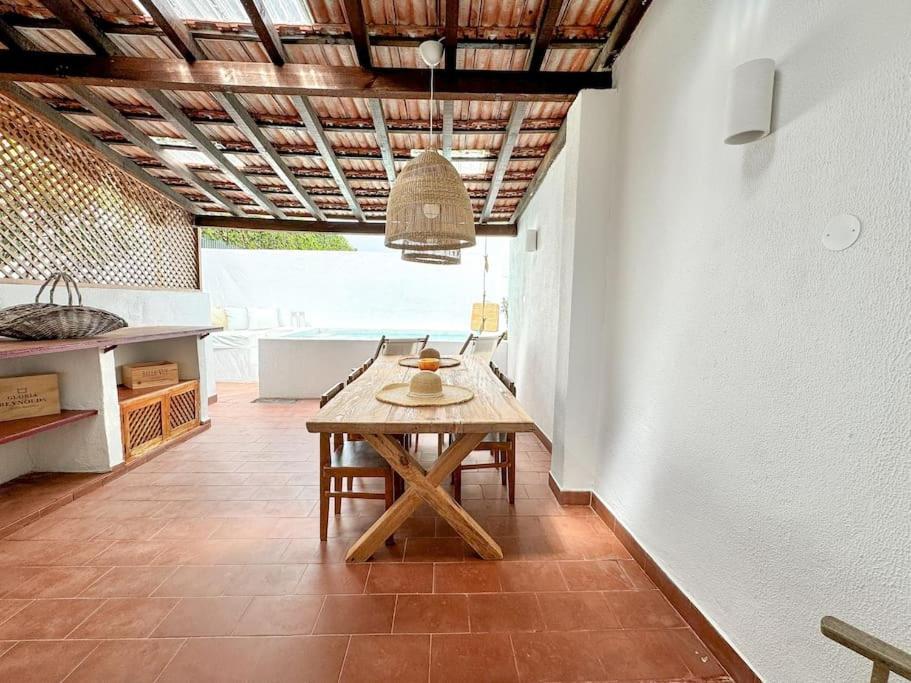 Costa House With Pool By Homeful Homes Villa Costa da Caparica
